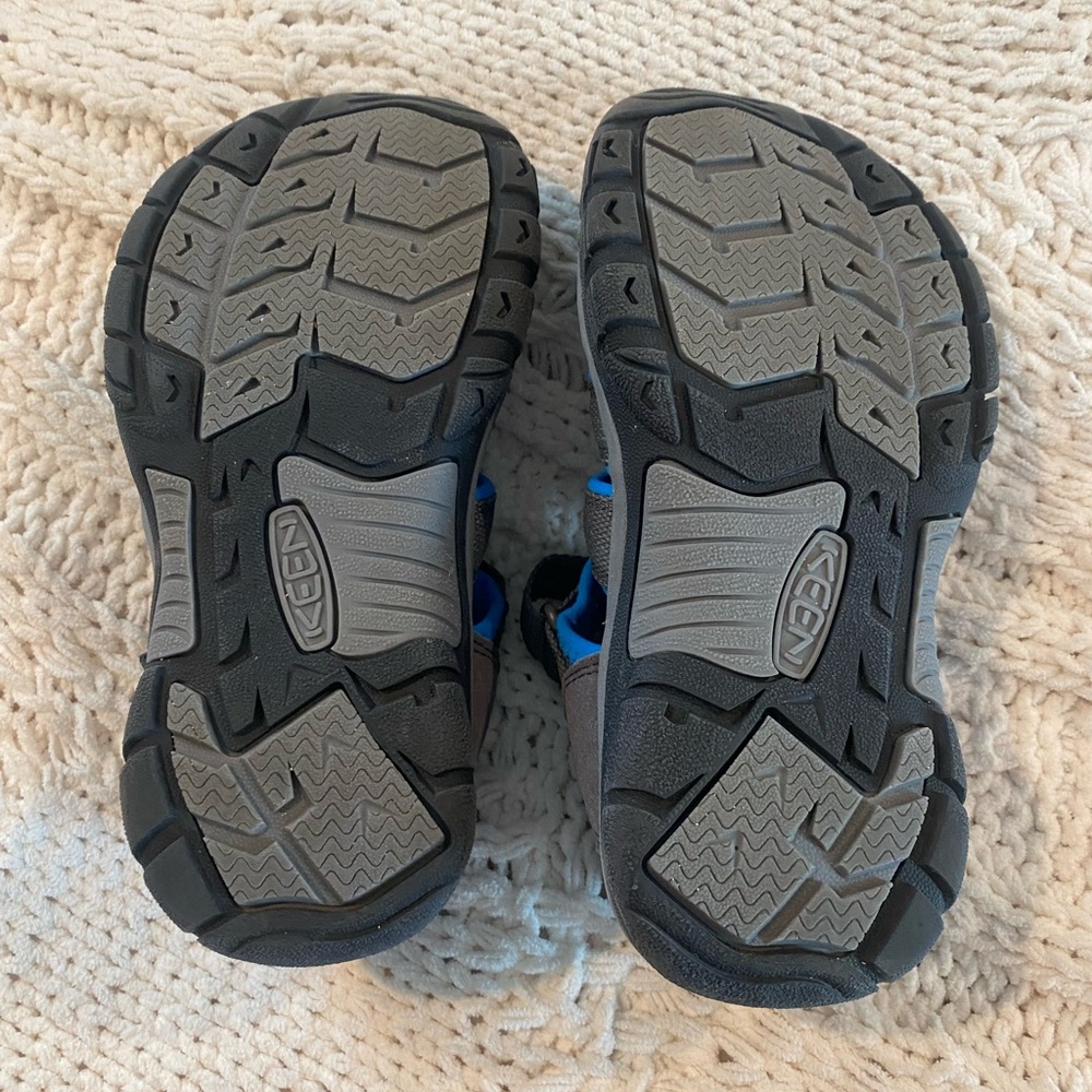 Kids Newport H2 Blue Water Sandals. Size 2. - Picture 3 of 4